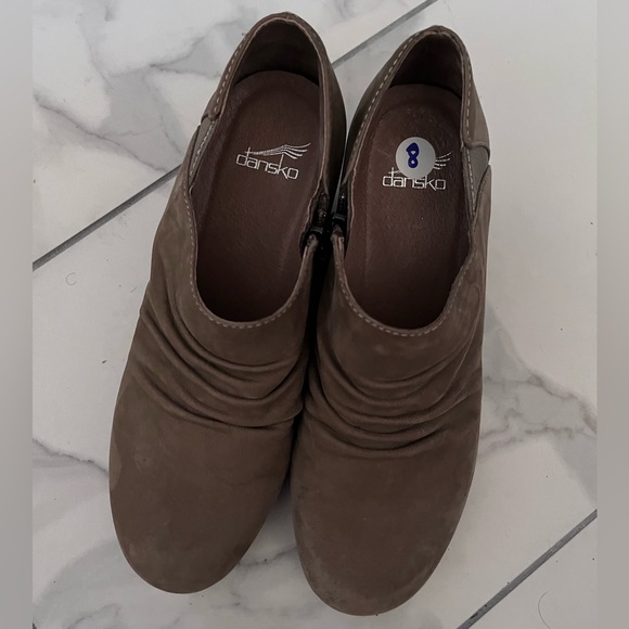 DANSKO soft tan leather wedge ankle booties - Picture 4 of 12